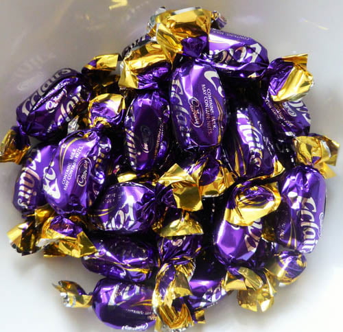 Micks Center Filled Eclairs*78